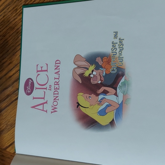 Disney Alice in Wonderland Curiouser and Curiouser - Picture 6 of 12